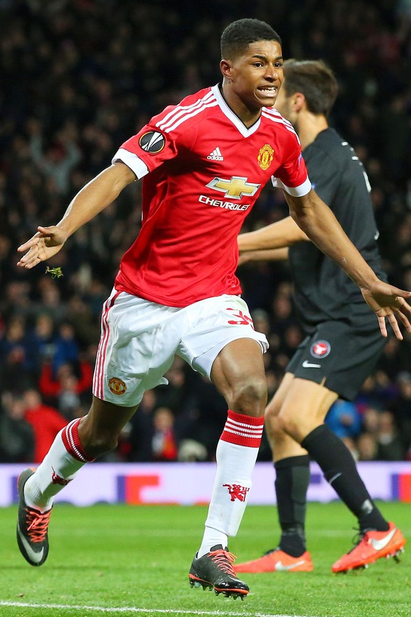 Tiết lộ: Thần đồng Rashford nhận lương k&eacute;m Rooney tới... 600 lần - Ảnh 3.