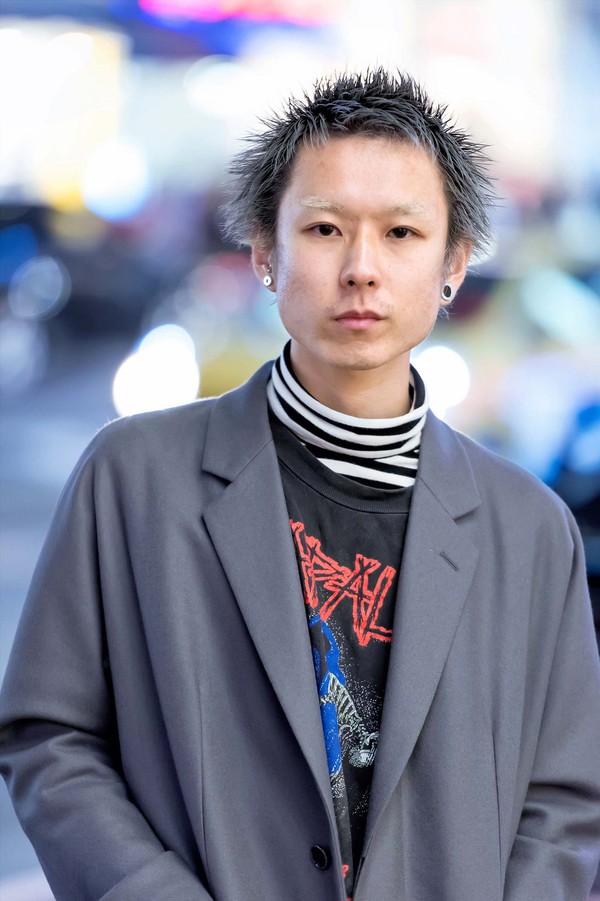 Street style Tuần lễ thời trang Tokyo: Con g&aacute;i c&agrave;ng qu&aacute;i, con trai c&agrave;ng cool - Ảnh 19.
