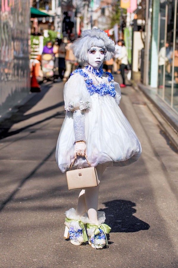 Street style Tuần lễ thời trang Tokyo: Con gái càng quái, con trai càng cool - Ảnh 1.
