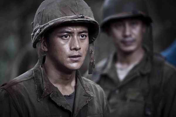 Còn hàng chục quân nhân bụi bặm của màn ảnh Hàn “hơn đứt” Song Joong Ki - Ảnh 5.
