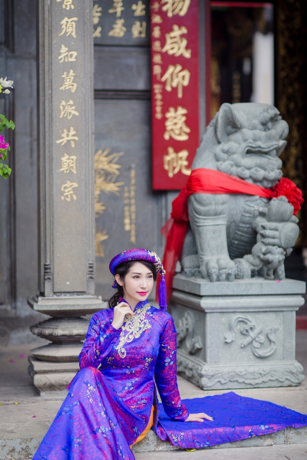 Khổng Tú Quỳnh tái xuất đằm thắm diện áo dài mừng năm mới - Ảnh 5.