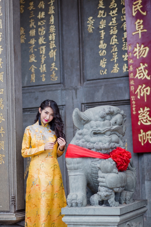 Khổng Tú Quỳnh tái xuất đằm thắm diện áo dài mừng năm mới - Ảnh 6.