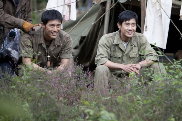 Còn hàng chục quân nhân bụi bặm của màn ảnh Hàn “hơn đứt” Song Joong Ki - Ảnh 9.
