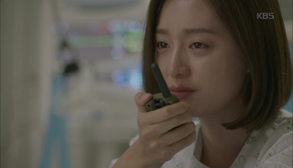 Hậu Duệ Mặt Trời: Song Hye Kyo tự nhận mình thuộc nhóm máu... mỹ nhân! - Ảnh 16.