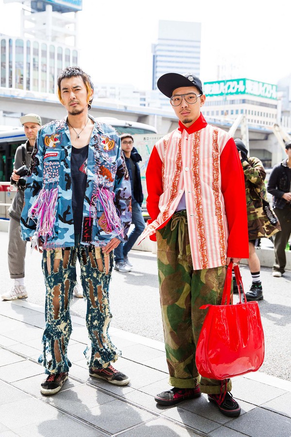 Street style Tuần lễ thời trang Tokyo: Con g&aacute;i c&agrave;ng qu&aacute;i, con trai c&agrave;ng cool - Ảnh 18.