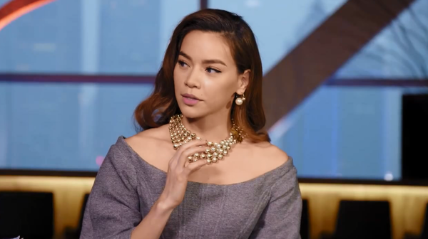 H&agrave; Hồ tiếp chuyện Beckham bằng tiếng Anh tr&ocirc;i chảy - Ảnh 2.