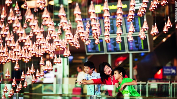 Bạn sẽ l&agrave; h&agrave;nh kh&aacute;ch hạnh ph&uacute;c nhất thế giới khi tới những s&acirc;n bay n&agrave;y - Ảnh 1.