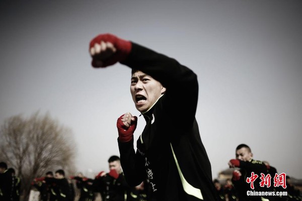 Chùm ảnh: Khóa đào tạo vệ sĩ khắc nghiệt trong 28 ngày ở Trung Quốc - Ảnh 2.