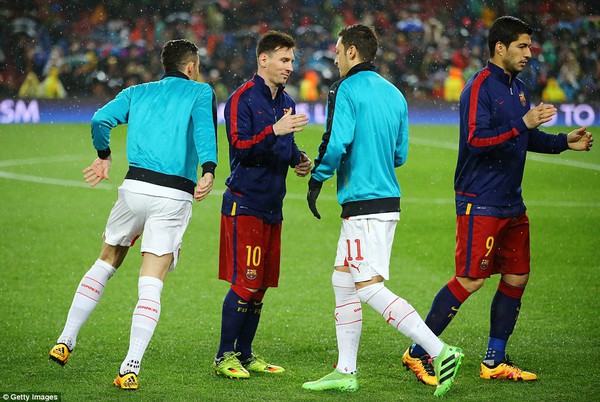 Messi và Suarez lập siêu phẩm, Barcelona nhấn chìm Arsenal - Ảnh 2.