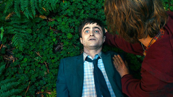 Harry Porter Daniel Radcliffe biến thành xác chết biết xì hơi trong trailer của Swiss Army Man   - Ảnh 3.