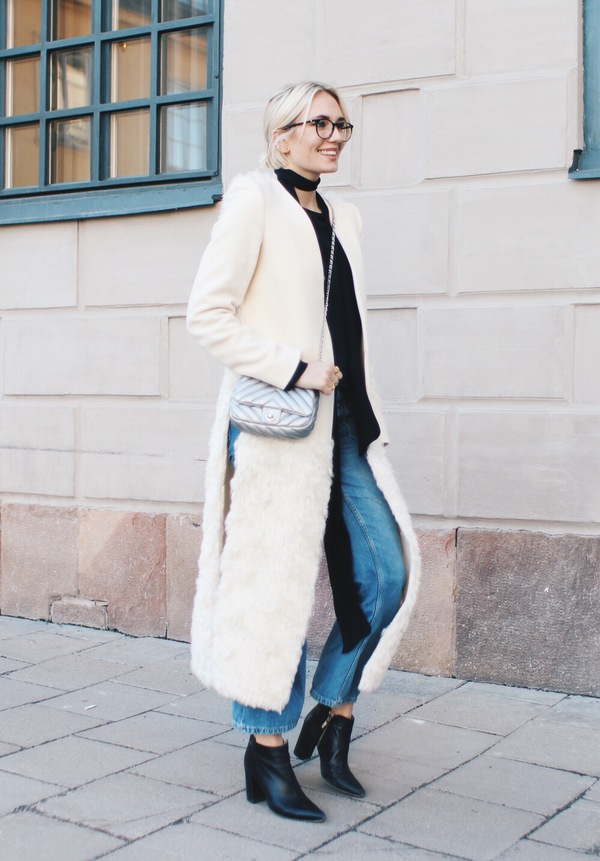 Muốn mặc đơn giản m&agrave; vẫn đẹp? H&atilde;y ngắm street style thế giới tuần qua - Ảnh 10.