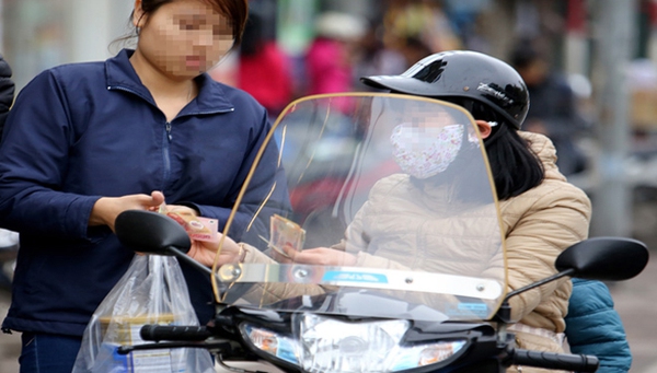 Cuối năm rộ c&aacute;c vụ th&ocirc;i mi&ecirc;n lừa tiền ở H&agrave; Nội - Ảnh 1.