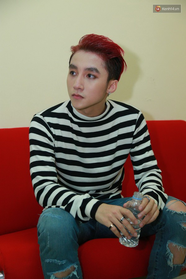 Sơn T&ugrave;ng mệt lả người sau khi liveshow kết th&uacute;c - Ảnh 3.