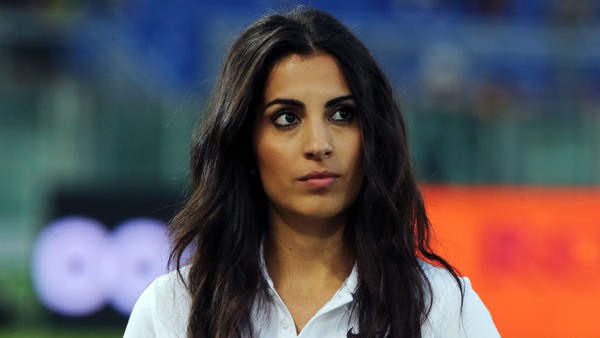 Nữ MC quyến rũ bị sa thải chỉ v&igrave;&hellip; ấn n&uacute;t Like - Ảnh 4.