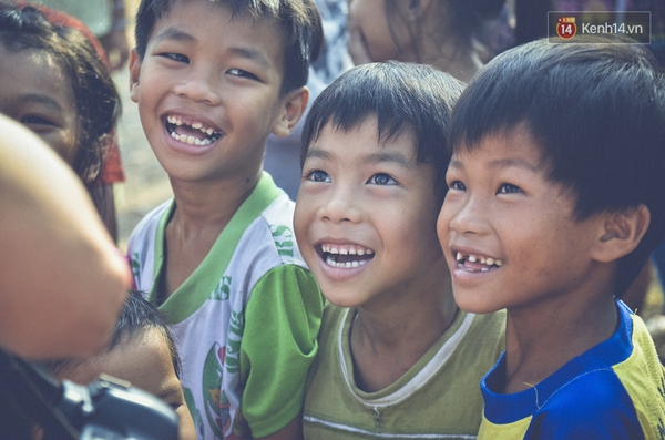 Những bức ảnh đầy yêu thương dành cho trẻ em trong khu ổ chuột Sài Gòn - Ảnh 9.