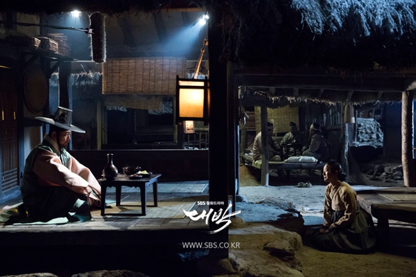 Khung giờ thứ Hai – thứ Ba: Cuộc chiến gay cấn giữa ba phim Hàn “khai hỏa” cùng ngày - Ảnh 10.