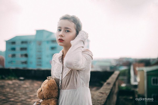Kh&ocirc;ng thể rời mắt trước gương mặt cuốn h&uacute;t của c&ocirc; b&eacute; lai 10x n&agrave;y! - Ảnh 8.