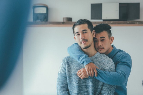 Bộ ảnh tình yêu giản dị mà ngọt ngào của cặp đôi đồng tính đẹp như soái ca - Ảnh 12.