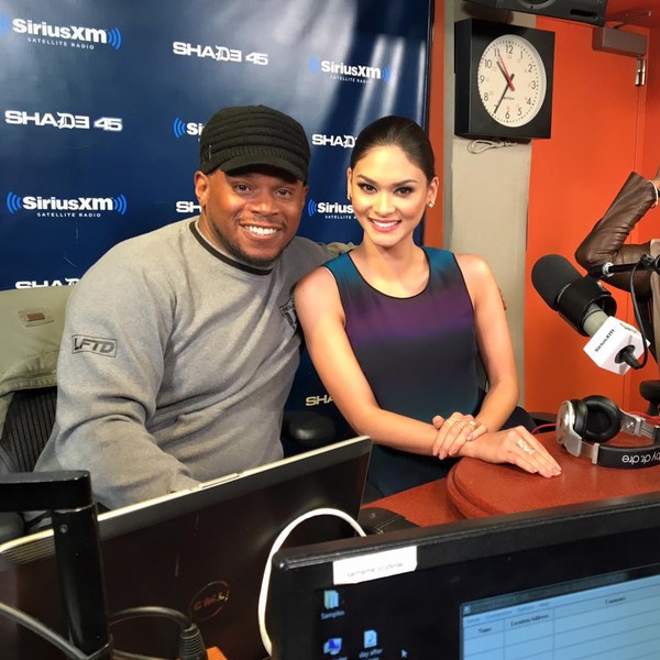 Hoa hậu Ho&agrave;n vũ 2015 l&ecirc;n tiếng về th&ocirc;ng tin hẹn h&ograve; Tổng thống Philippines - Ảnh 2.