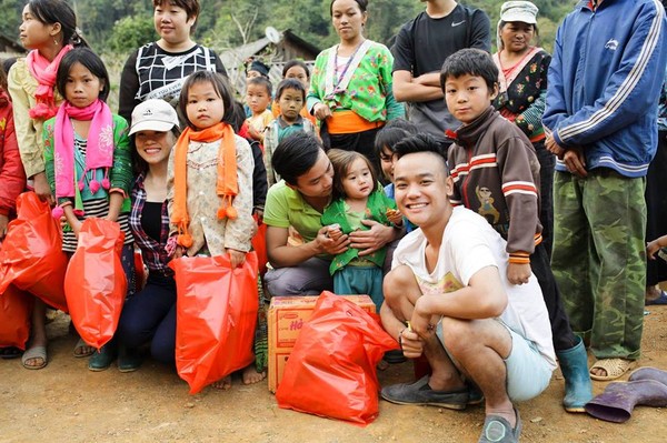 Đây là em bé vùng cao xinh như thiên thần được quan tâm nhiều nhất những ngày qua - Ảnh 2.