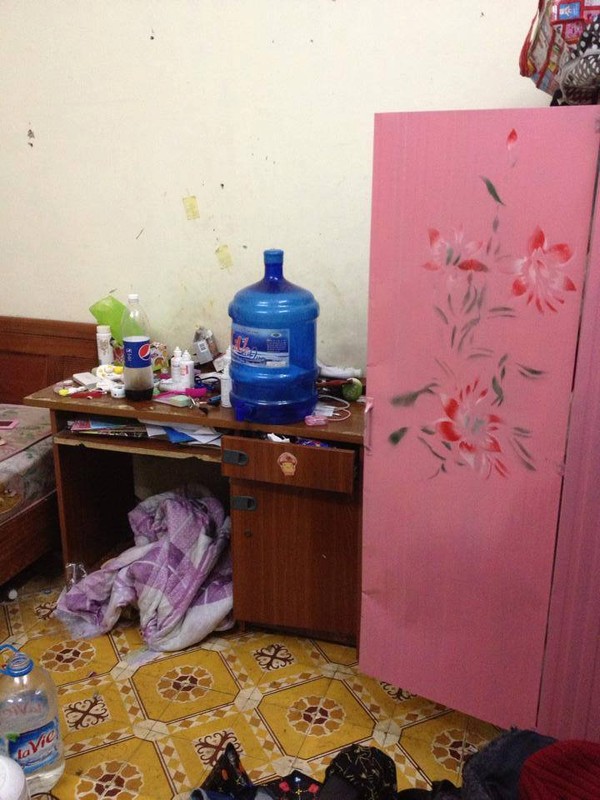 Loạt ảnh nh&agrave; bẩn kinh ho&agrave;ng của nữ sinh g&acirc;y tranh c&atilde;i nhất ng&agrave;y h&ocirc;m nay - Ảnh 2.