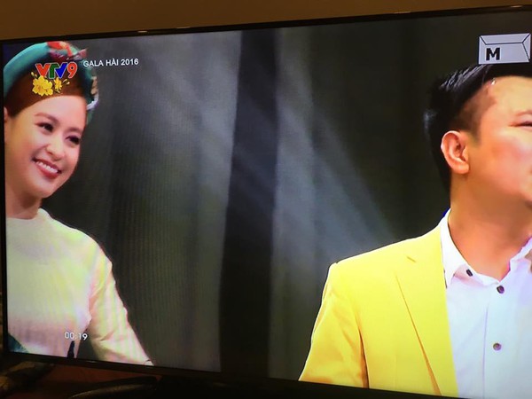 Ho&agrave;ng Th&ugrave;y Linh hạnh ph&uacute;c khi h&aacute;t tr&ecirc;n s&oacute;ng VTV trong ng&agrave;y m&ugrave;ng 1 Tết - Ảnh 3.
