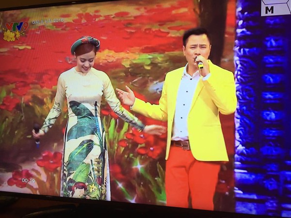 Ho&agrave;ng Th&ugrave;y Linh hạnh ph&uacute;c khi h&aacute;t tr&ecirc;n s&oacute;ng VTV trong ng&agrave;y m&ugrave;ng 1 Tết - Ảnh 5.