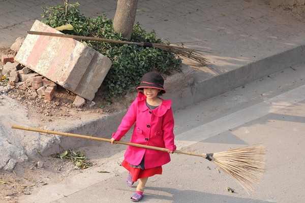 Loạt ảnh Ở đâu có mẹ, ở đó có Tết của hai mẹ con cô lao công gây xúc động - Ảnh 4.