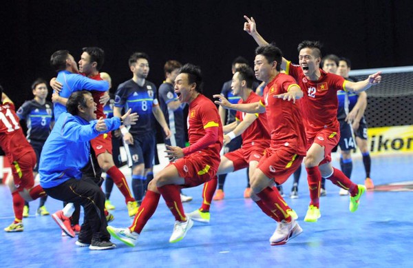 Đầu bếp cơm rang đưa futsal Việt Nam đi World Cup - Ảnh 1.