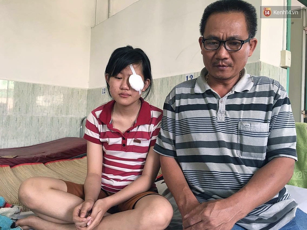 Nữ sinh m&ugrave; mắt vĩnh viễn sau sự cố ph&aacute;o hoa ở Quảng Ng&atilde;i: Bao nhi&ecirc;u tiền b&acirc;y giờ cũng v&ocirc; nghĩa... - Ảnh 4.