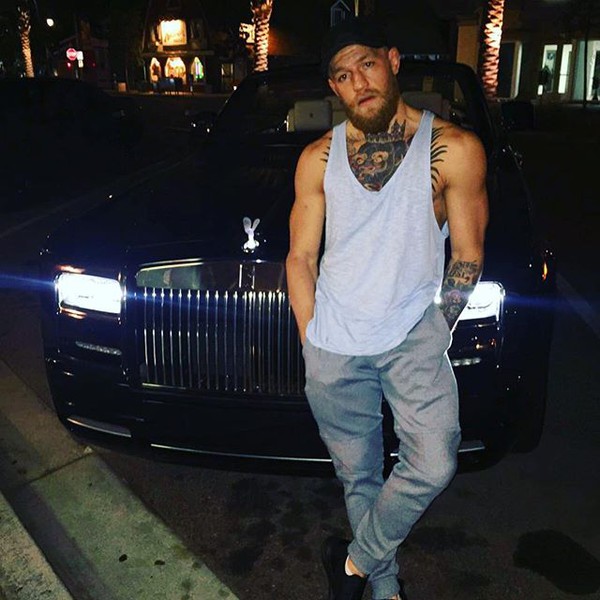 Nh&agrave; v&ocirc; địch UFC khoe xế sang Rolls Royce Phantom đắt gi&aacute; - Ảnh 2.