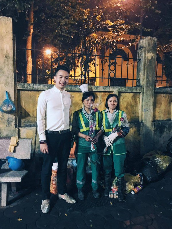 Hậu 8/3 hoa bị vứt th&agrave;nh n&uacute;i, c&ocirc; g&aacute;i n&agrave;y vẫn hạnh ph&uacute;c v&igrave; bạn trai tặng liền 8 b&oacute; hoa - Ảnh 5.
