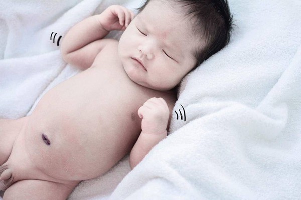Con trai của Phi Thanh V&acirc;n lần đầu lộ diện khi vừa tr&ograve;n 1 th&aacute;ng tuổi - Ảnh 6.