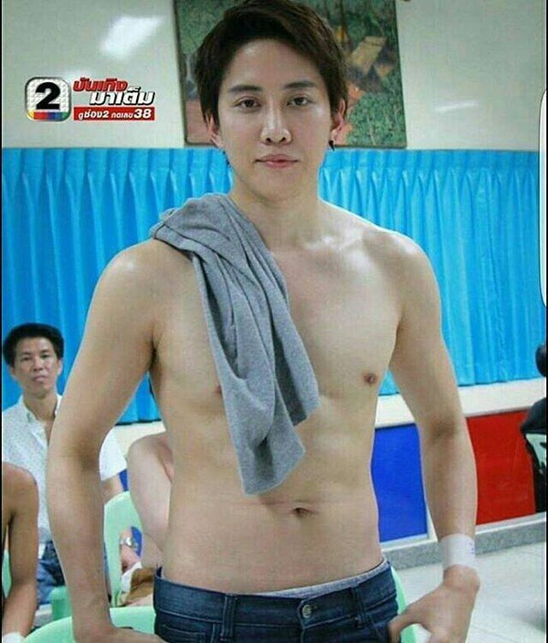 Mỹ nam Full House Th&aacute;i khoe body trong buổi kh&aacute;m nghĩa vụ qu&acirc;n sự - Ảnh 5.