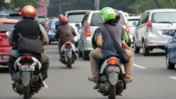 Indonesia: Hôi nách không được phép hành nghề xe ôm - Ảnh 1.