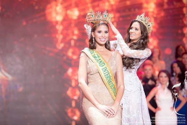 Hoa hậu H&ograve;a b&igrave;nh Quốc tế 2015 bị tung ảnh hớ h&ecirc;nh v&igrave; kh&ocirc;ng mặc nội y - Ảnh 2.