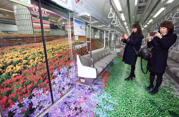Những chuyến t&agrave;u điện c&oacute; một kh&ocirc;ng hai ở Seoul - Ảnh 5.