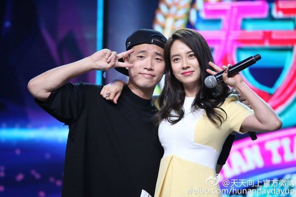 Fan H&agrave;n ph&aacute;t ng&aacute;n trước t&igrave;nh ảo dai dẳng của Monday Couple - Ảnh 3.