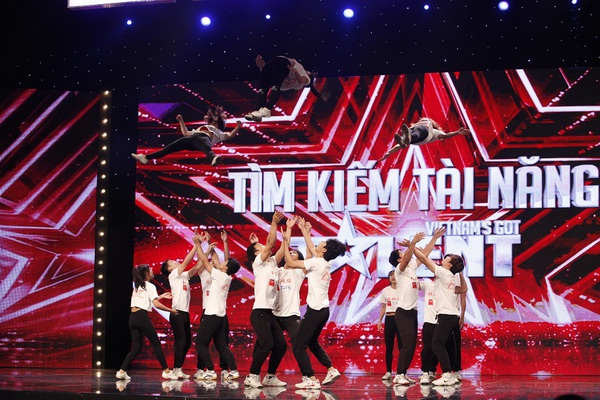 Bằng Kiều bắt tay Trấn Thành lần đầu ngồi ghế nóng Got Talent - Ảnh 34.