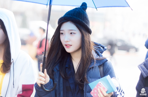 Th&ecirc;m nữ thần tương lai được khai quật: Th&iacute; sinh tr&ocirc;ng giống Suzy - Ảnh 11.