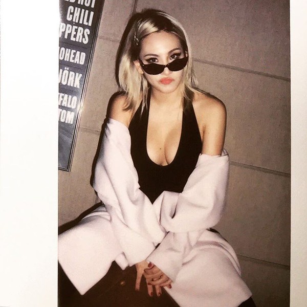 CL (2NE1) gây tranh cãi khi tích cực khoe thân, lộ ảnh thác loạn trên mạng - Ảnh 9.