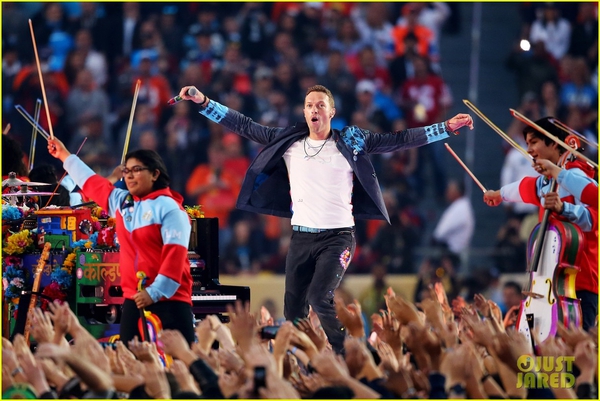 Beyoncé, Coldplay, Bruno Mars gây sốt với sân khấu Super Bowl 12 phút - Ảnh 4.