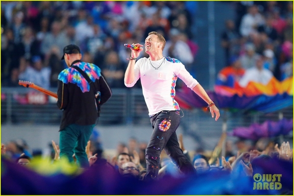 Beyoncé, Coldplay, Bruno Mars gây sốt với sân khấu Super Bowl 12 phút - Ảnh 8.