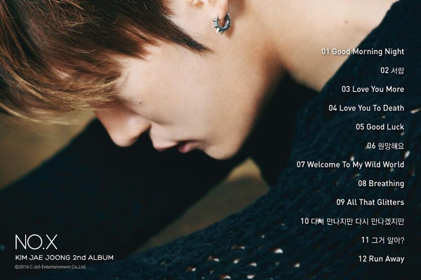 Fan được rửa mắt v&igrave; v&ocirc; số cảnh khoe ngực của Jaejoong trong MV mới - Ảnh 3.