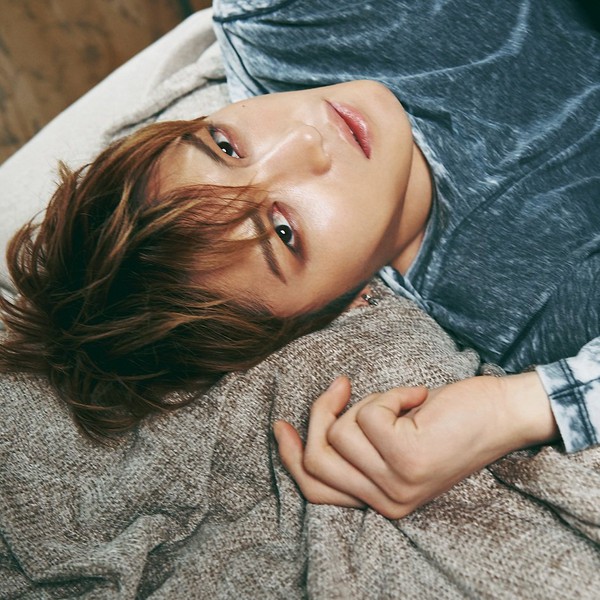 Fan được rửa mắt v&igrave; v&ocirc; số cảnh khoe ngực của Jaejoong trong MV mới - Ảnh 8.