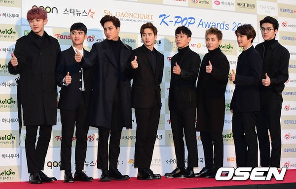 Loạt người đẹp H&agrave;n khoe ngực đầy, ch&acirc;n d&agrave;i tại thảm đỏ Gaon Chart K-pop Awards 2016 danh gi&aacute; - Ảnh 10.