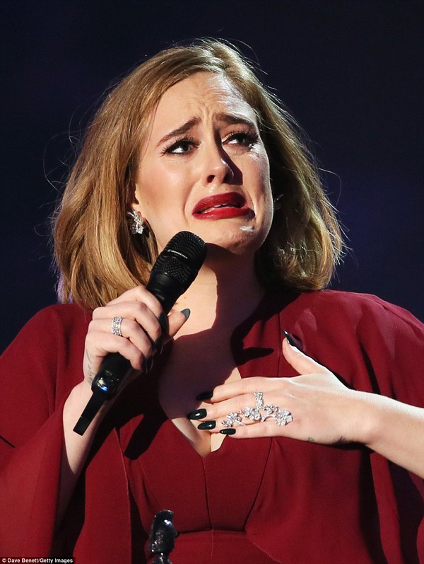 Adele khóc méo xệu cả mặt và văng tục khi nhận tận 4 giải tại BRIT Awards - Ảnh 5.