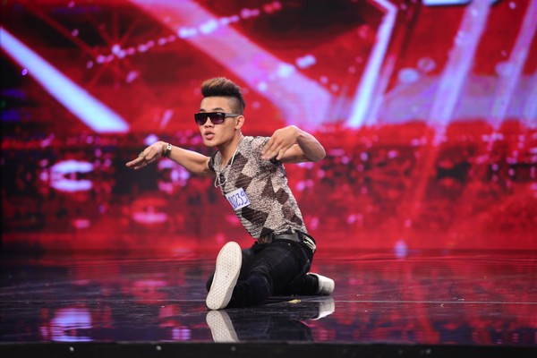 Got Talent: Người mẹ mù nhảy cùng con trai gây xúc động - Hot boy xuất hiện được Bằng Kiều khen tới tấp - Ảnh 20.