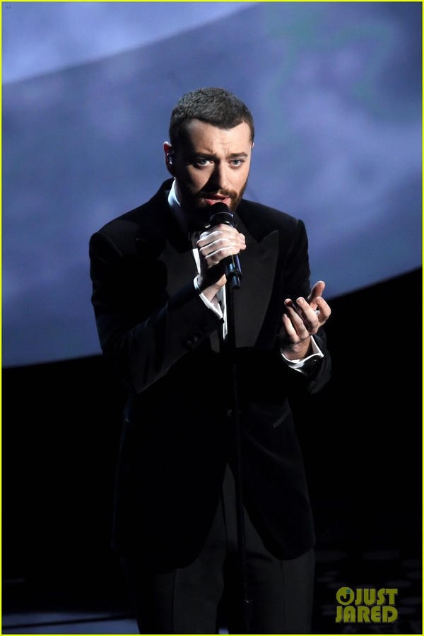 Oscar 2016: Sam Smith giảm cân, khiến khán giả nín thở vì bản soundtrack sởn da gà - Ảnh 1.