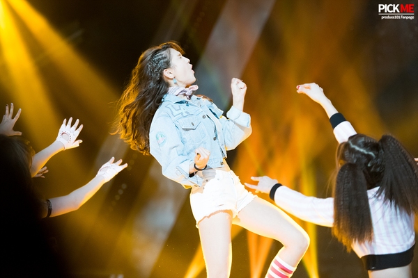 Produce 101: Ph&aacute;t sốt với vẻ đẹp của b&ocirc;ng hồng lai nh&agrave; JYP - Ảnh 7.